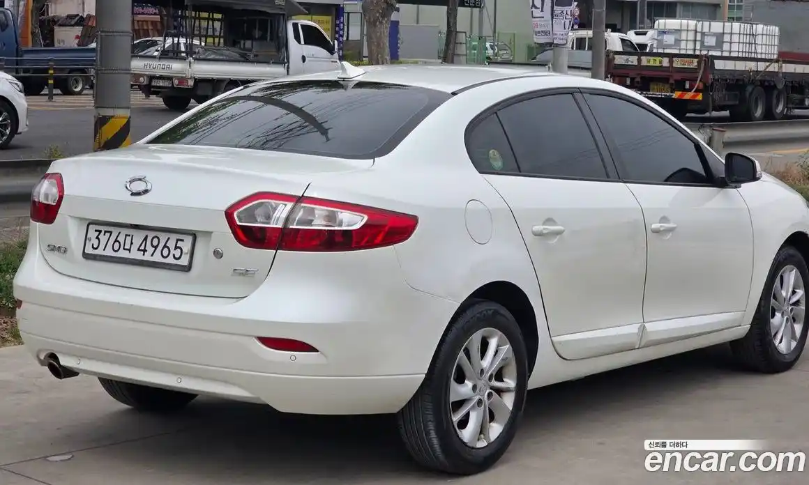 Renault SM3 2015 1.6 гидро в Москве № 2129745, фото 2