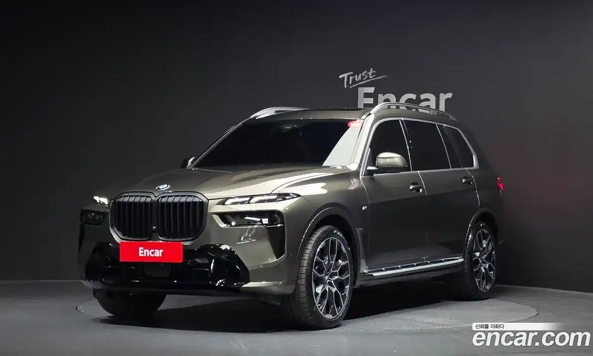 BMW X7 2025 3.0 гидро в Москве № 2129942, фото 1
