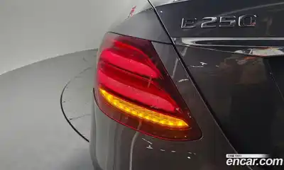 Mercedes-Benz E-Class 2020 2.0 гидро в Москве № 2130068, миниатюра 9