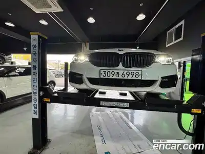 BMW 5-Series, 2020