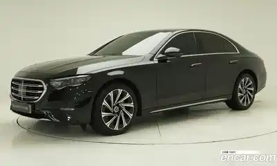 Mercedes-Benz E-Class E300 4MATIC Exclusive
