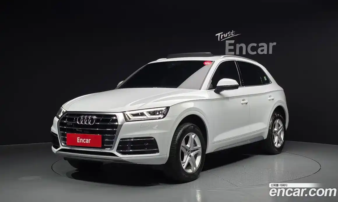 Audi Q5 2020 2.0 гидро в Москве № 2131015, фото 1