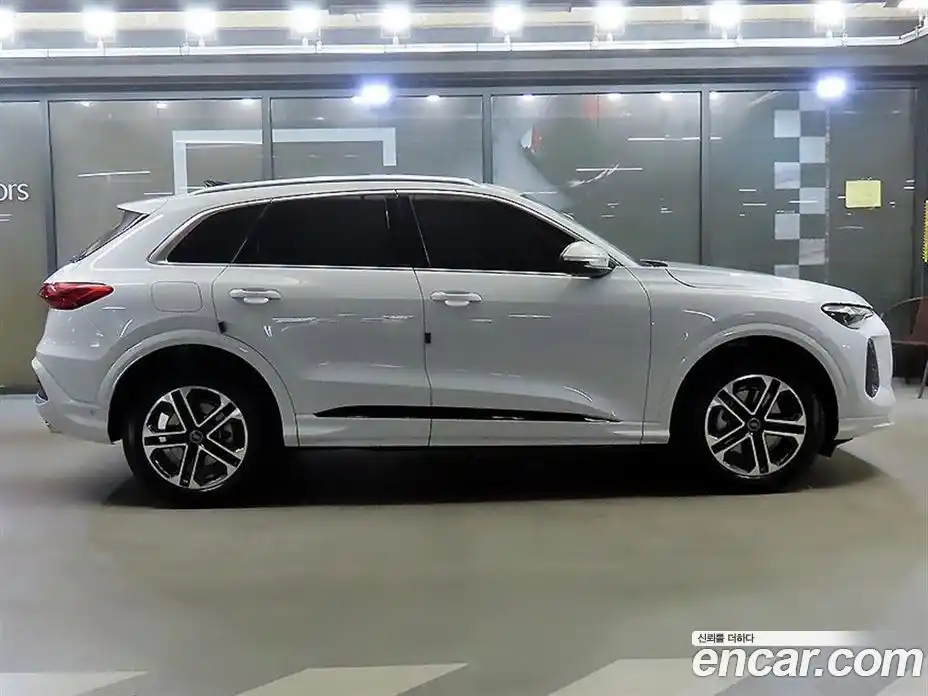 Audi Q5 2025 2.0 гидро в Москве № 2131353, фото 3