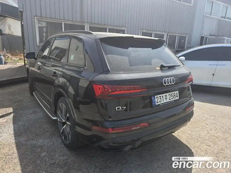 Audi Q7 2023 3.0 гидро в Москве № 2131407, фото 2