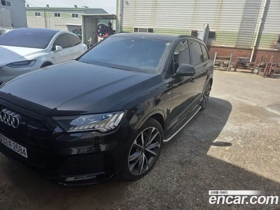 Audi Q7 2023 3.0 гидро в Москве № 2131407, фото 3