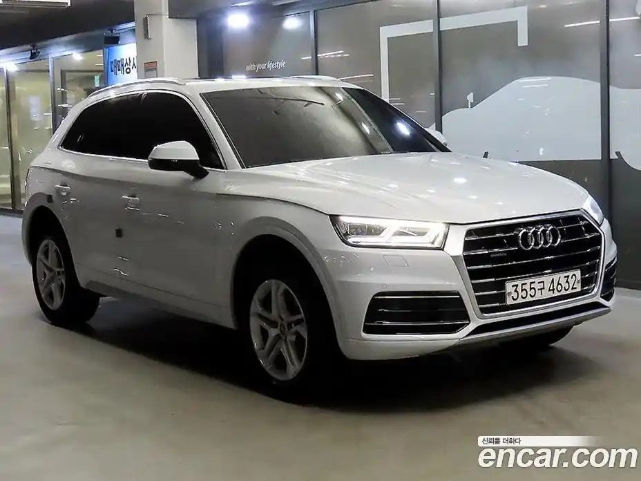 Audi Q5 2020 2.0 гидро в Москве № 2131433, фото 1