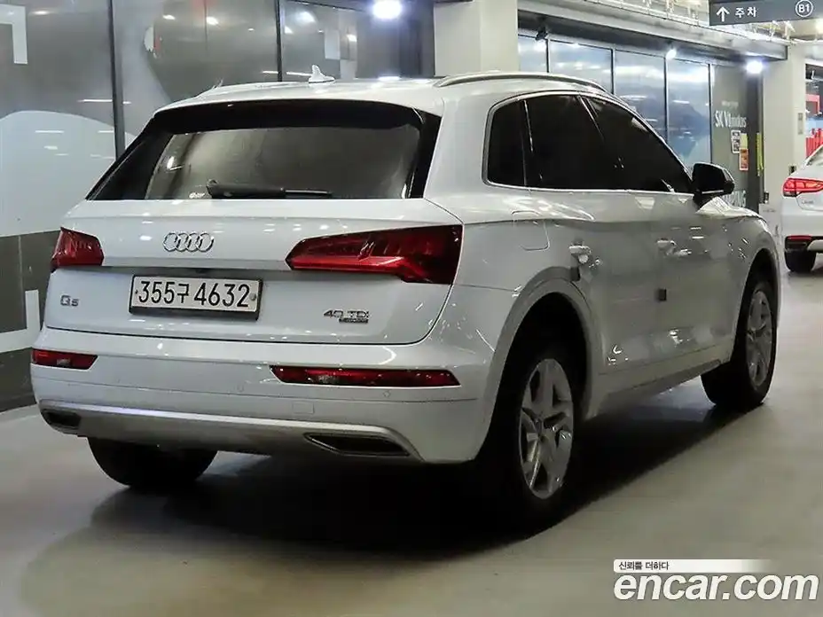 Audi Q5 2020 2.0 гидро в Москве № 2131433, фото 4