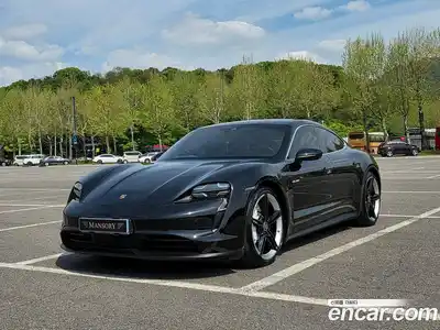 Porsche Taycan 4S