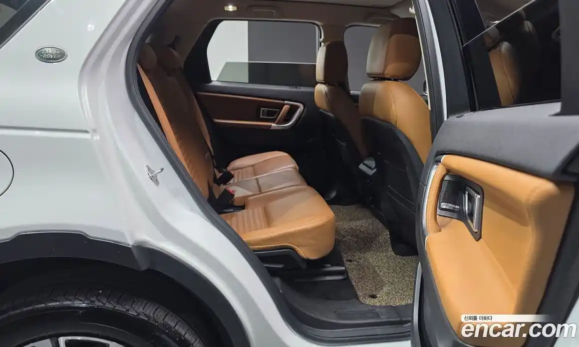 Land Rover Discovery Sport 2017 2.0 гидро в Москве № 2131874, фото 18