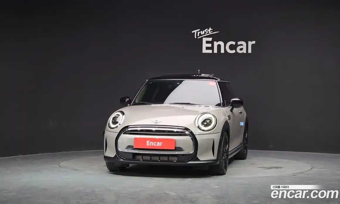 Mini Cooper 2023 1.5 гидро в Москве № 2131983, фото 3