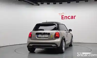 Mini Cooper 2023 1.5 гидро в Москве № 2131996, миниатюра 4