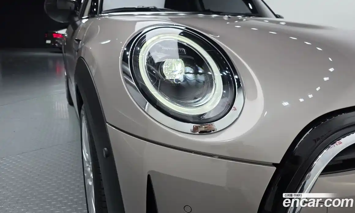 Mini Cooper 2023 1.5 гидро в Москве № 2131996, фото 8