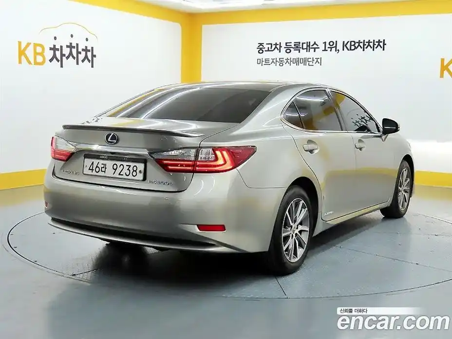 Lexus ES 2017 2.5 гидро в Москве № 2132359, фото 2