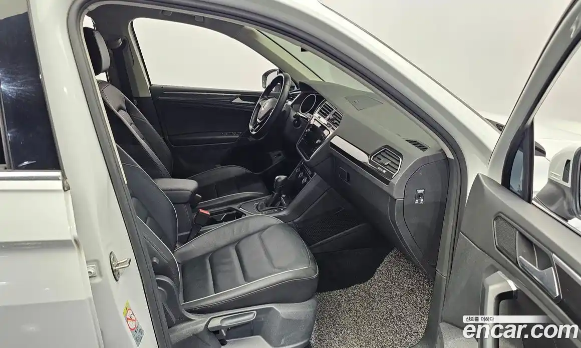 Volkswagen Tiguan 2020 2.0 гидро в Москве № 2132399, фото 17