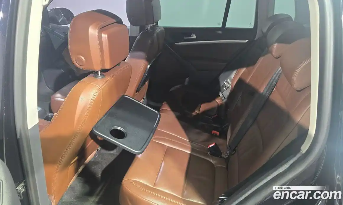 Volkswagen Tiguan 2015 2.0 гидро в Москве № 2132595, фото 11
