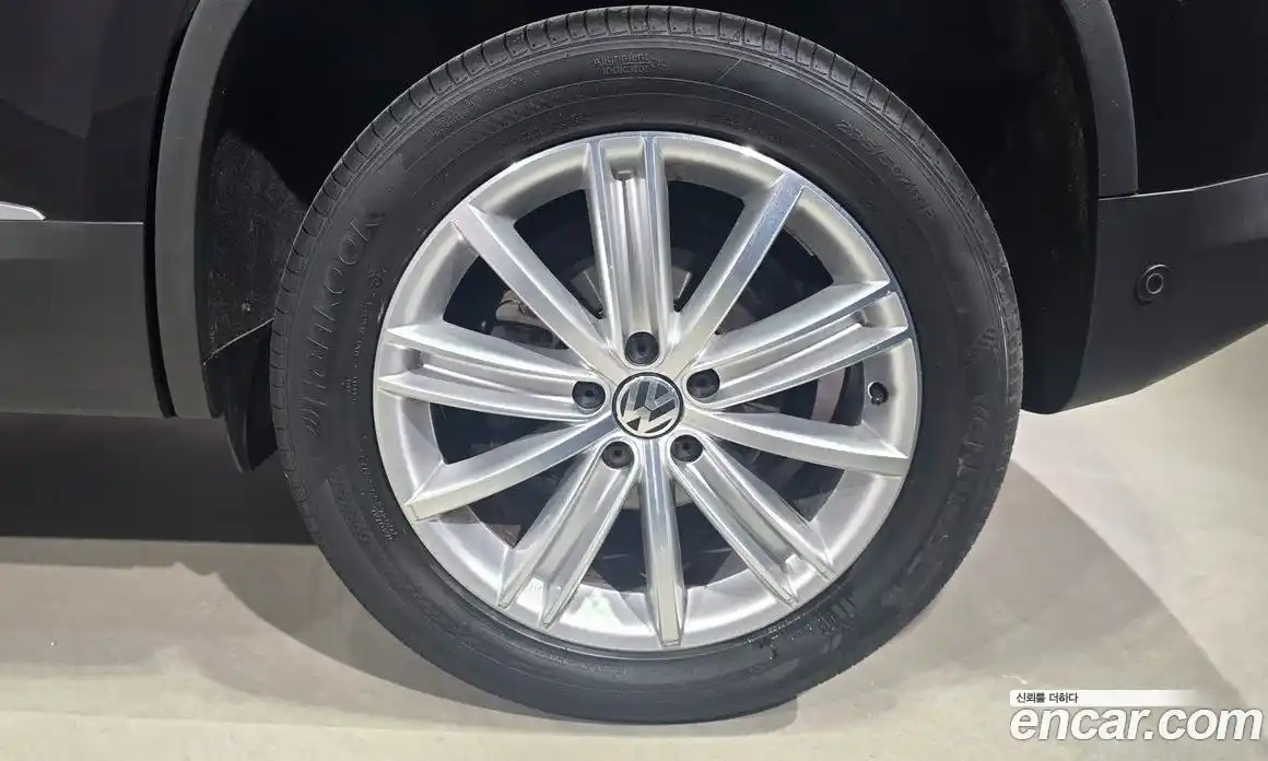 Volkswagen Tiguan 2015 2.0 гидро в Москве № 2132595, фото 5