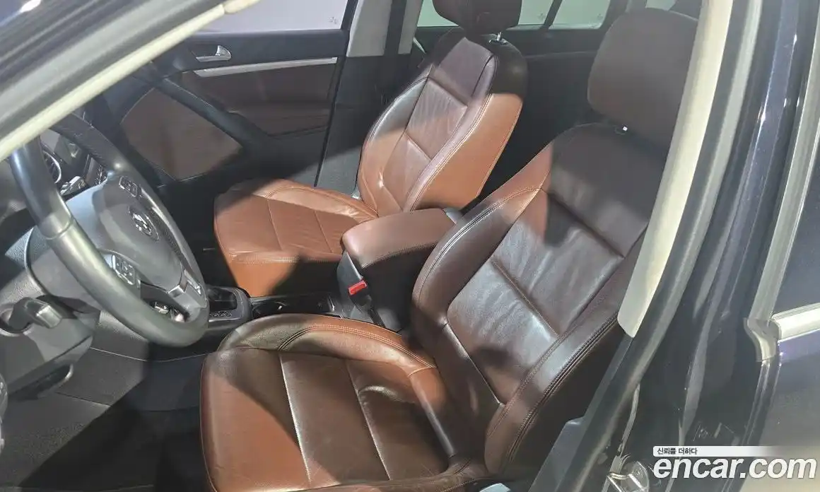 Volkswagen Tiguan 2015 2.0 гидро в Москве № 2132595, фото 10