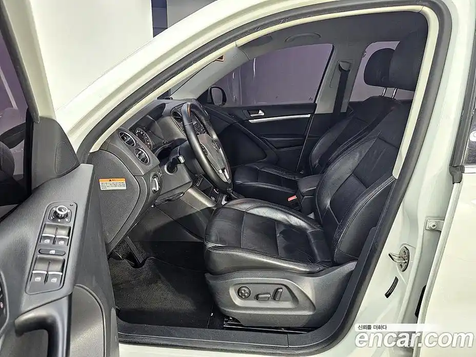 Volkswagen Tiguan 2014 2.0 гидро в Москве № 2132598, фото 8