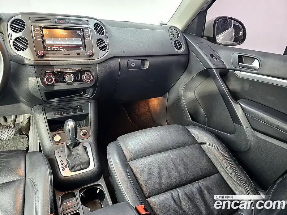 Volkswagen Tiguan 2014 2.0 гидро в Москве № 2132598, фото 10