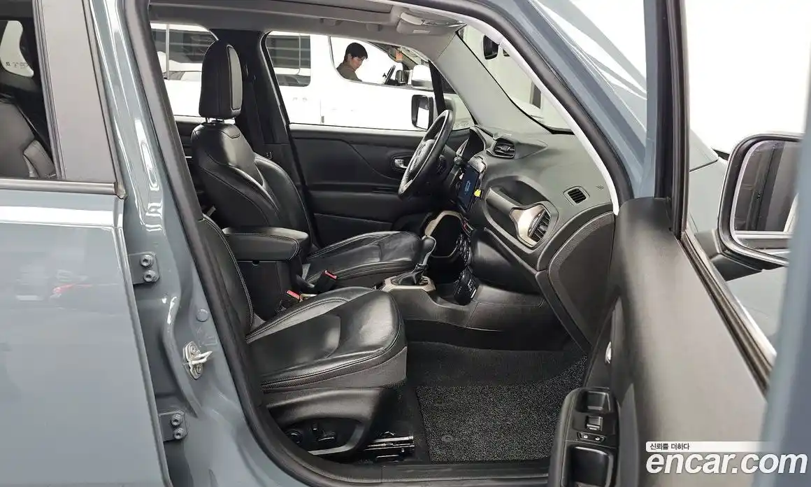Jeep Renegade 2017 2.0 гидро в Москве, фото 11