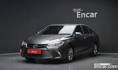 Toyota Camry Hybrid LE