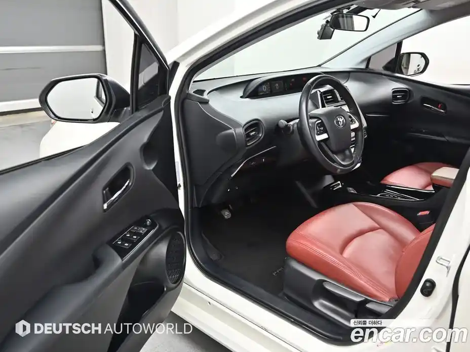 Toyota Prius 2017 1.8 гидро в Москве № 2133180, фото 11