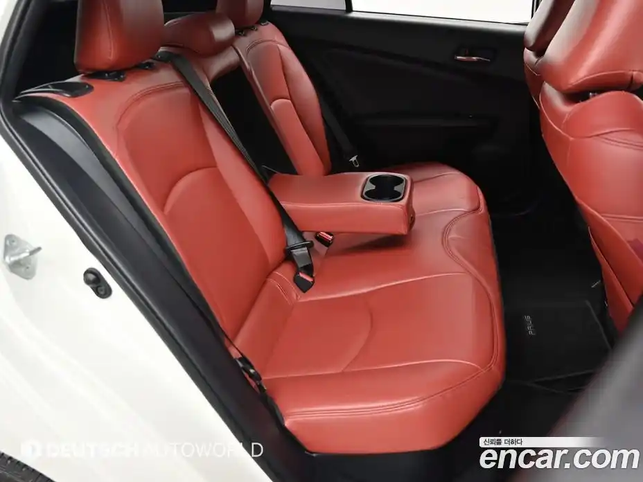 Toyota Prius 2017 1.8 гидро в Москве № 2133180, фото 12
