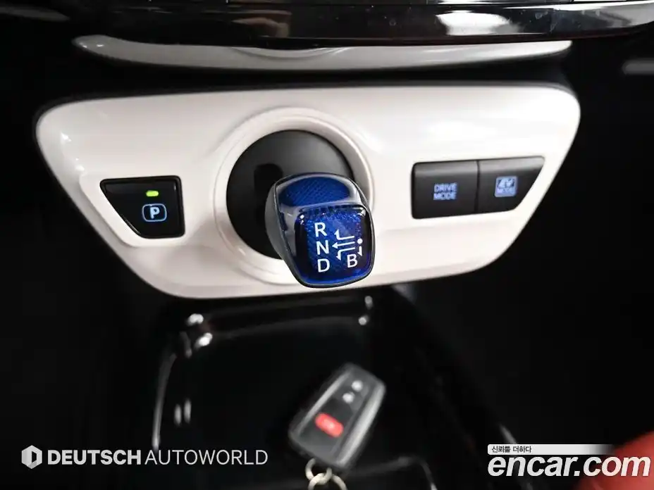 Toyota Prius 2017 1.8 гидро в Москве № 2133180, фото 9