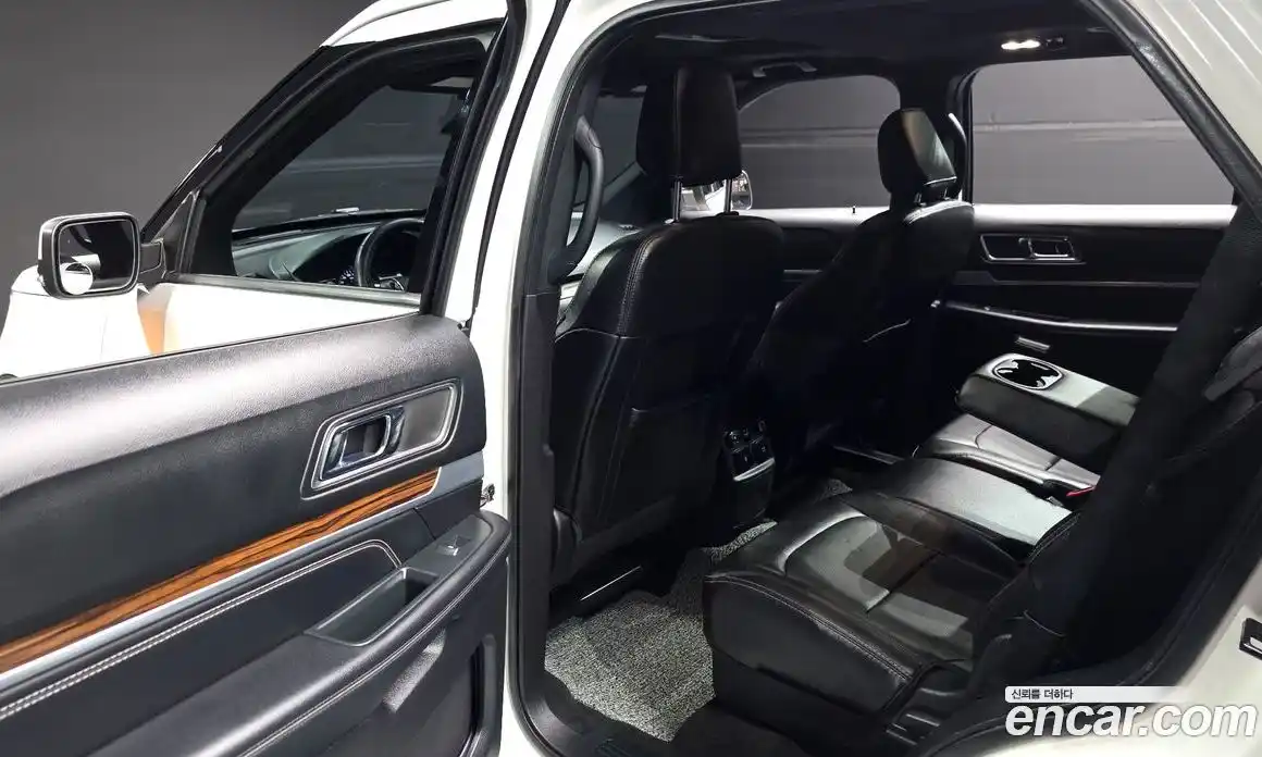 Ford Explorer 2019 2.3 гидро в Москве № 2133426, фото 17