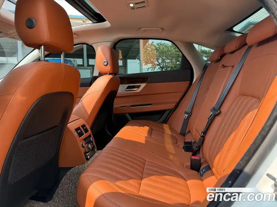 Jaguar XF 2017 2.0 гидро в Москве № 2133873, фото 6