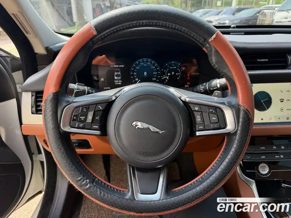 Jaguar XF 2017 2.0 гидро в Москве № 2133873, фото 8