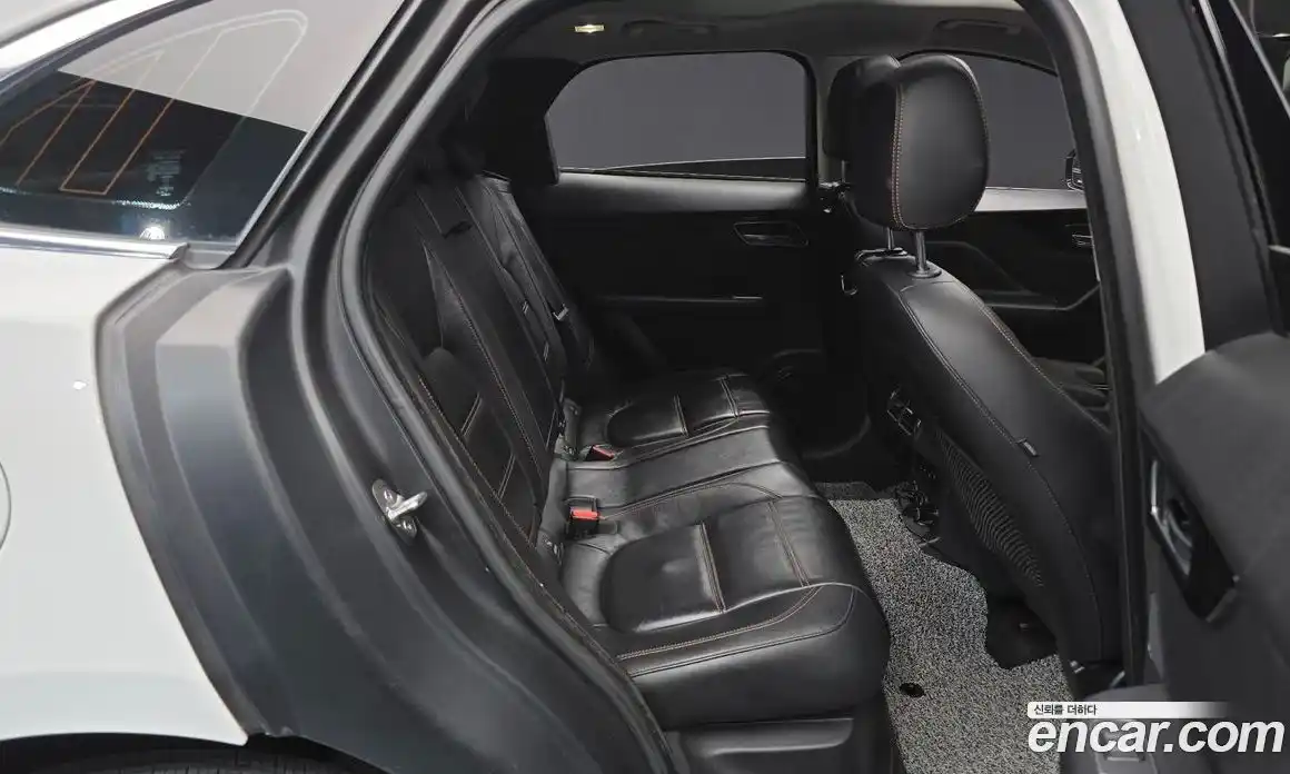 Jaguar F-Pace 2018 2.0 гидро в Москве № 2133923, фото 11
