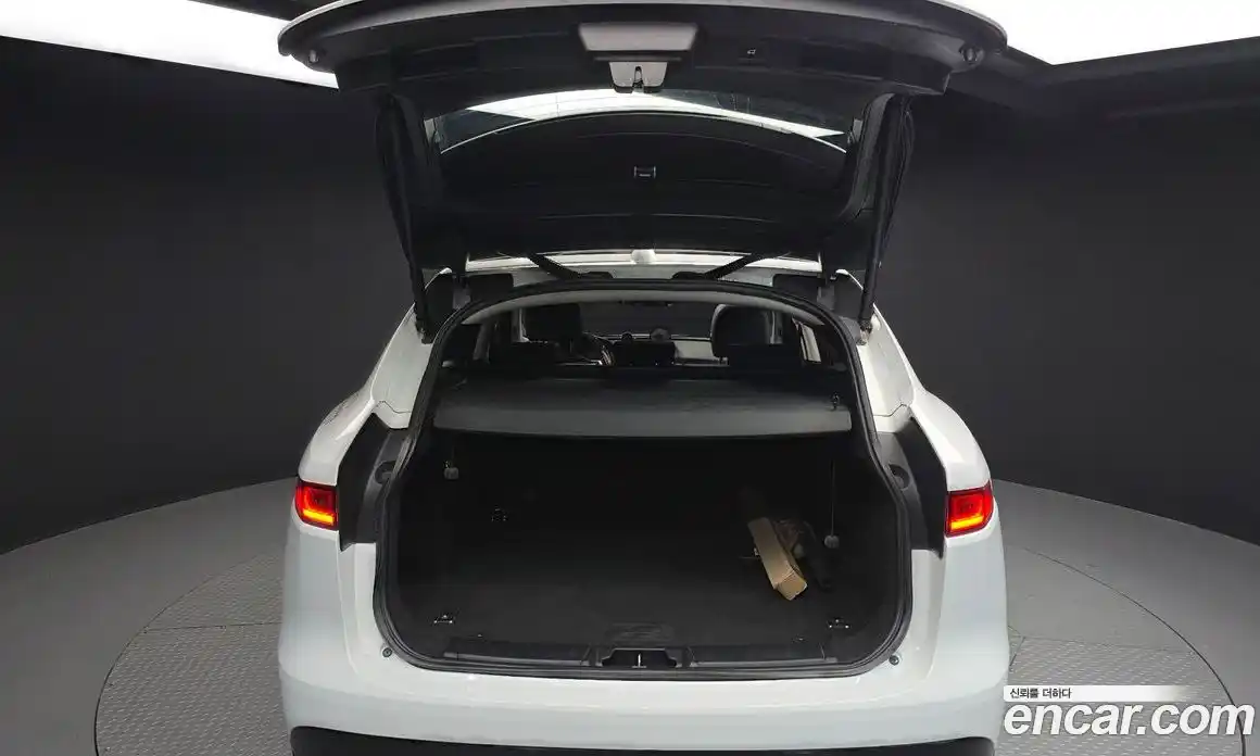 Jaguar F-Pace 2018 2.0 гидро в Москве № 2133923, фото 20