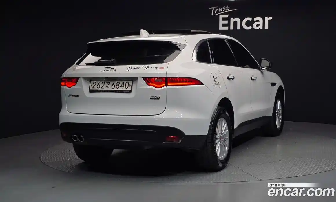Jaguar F-Pace 2018 2.0 гидро в Москве № 2133923, фото 2