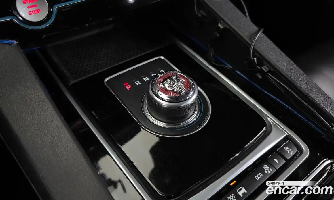 Jaguar F-Pace 2018 2.0 гидро в Москве № 2133923, фото 9