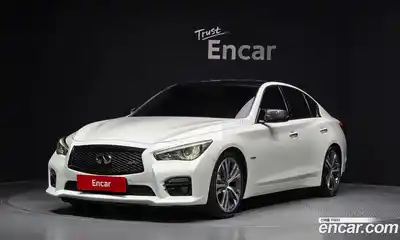 Infiniti Q50 3.5 Hybrid Essence