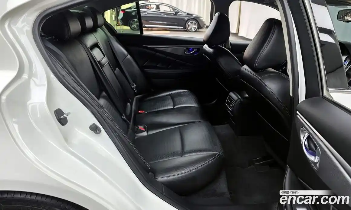 Infiniti Q50 2015 3.5 гидро в Москве № 2134047, фото 12
