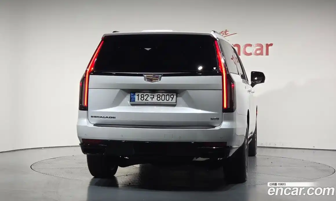 Cadillac Escalade 2023 6.2 гидро в Москве № 256385, фото 3
