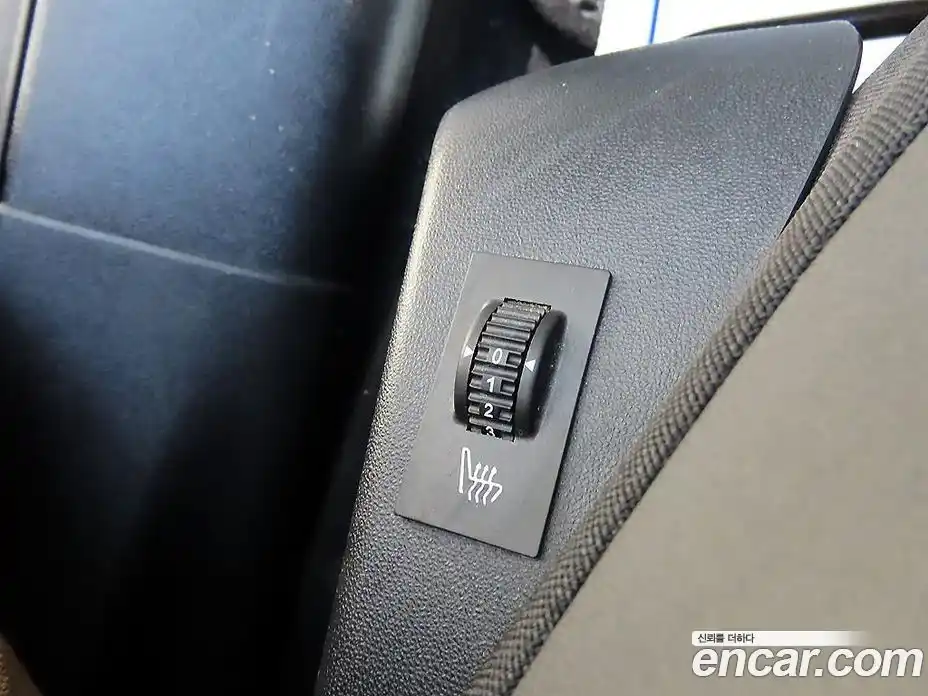 Peugeot 2008 2015 1.6 гидро в Москве, фото 13
