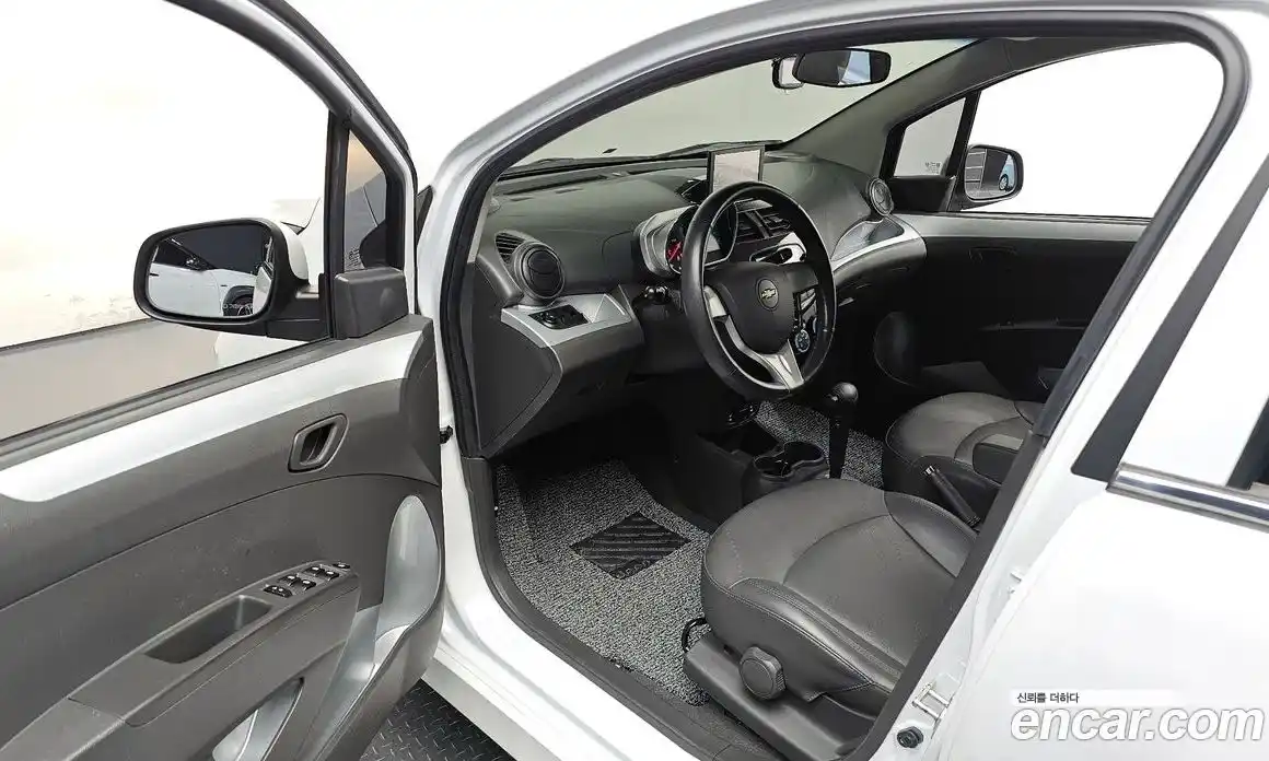 Chevrolet Spark 2014 1.0 гидро в Москве, фото 11