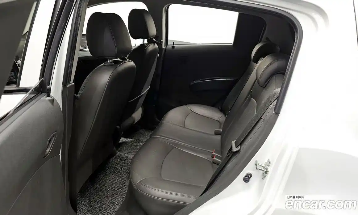 Chevrolet Spark 2014 1.0 гидро в Москве, фото 12