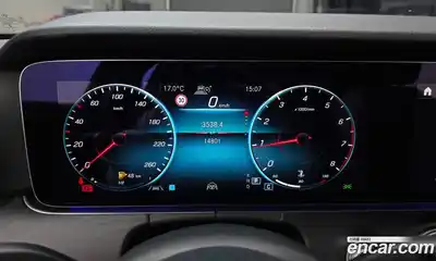 Mercedes-Benz E-Class 2022 2.0 гидро в Москве № 2123179, миниатюра 11