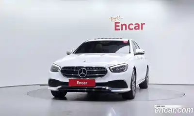 Mercedes-Benz E-Class 2022 2.0 гидро в Москве № 2123179, миниатюра 3