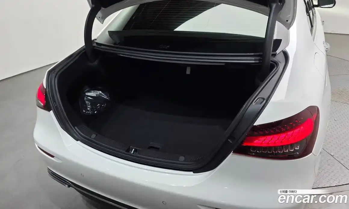 Mercedes-Benz E-Class 2022 2.0 гидро в Москве № 2123179, фото 32