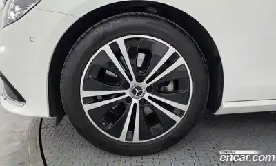 Mercedes-Benz E-Class 2022 2.0 гидро в Москве № 2123179, миниатюра 5