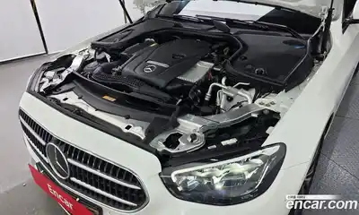 Mercedes-Benz E-Class 2022 2.0 гидро в Москве № 2123179, миниатюра 6