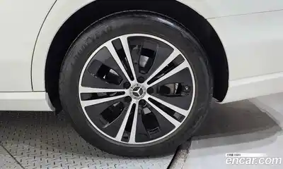 Mercedes-Benz E-Class 2022 2.0 гидро в Москве № 2123179, миниатюра 7
