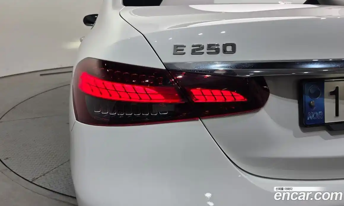Mercedes-Benz E-Class 2022 2.0 гидро в Москве № 2123179, фото 9