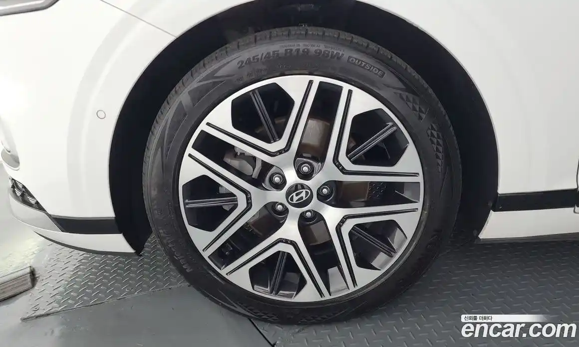 Hyundai Grandeur 2024 2.5 гидро в Москве № 2123856, фото 4