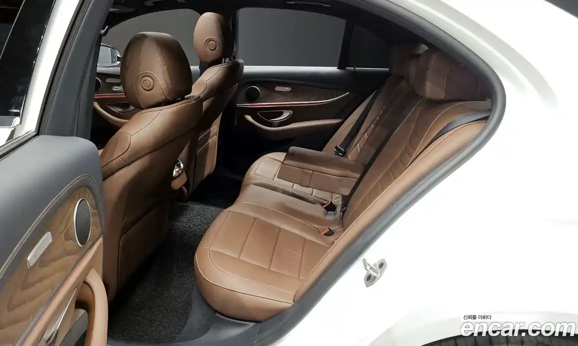 Mercedes-Benz E-Class 2022 2.0 гидро в Москве № 2124966, фото 16